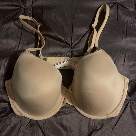 Victoria Secret Full Coverage Bra - Picture 2 of 4